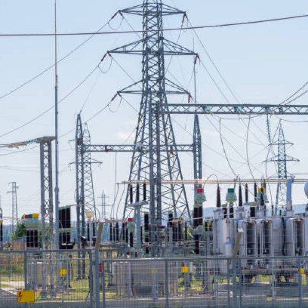 Electric power transmission. Equipment in an electrical sub station